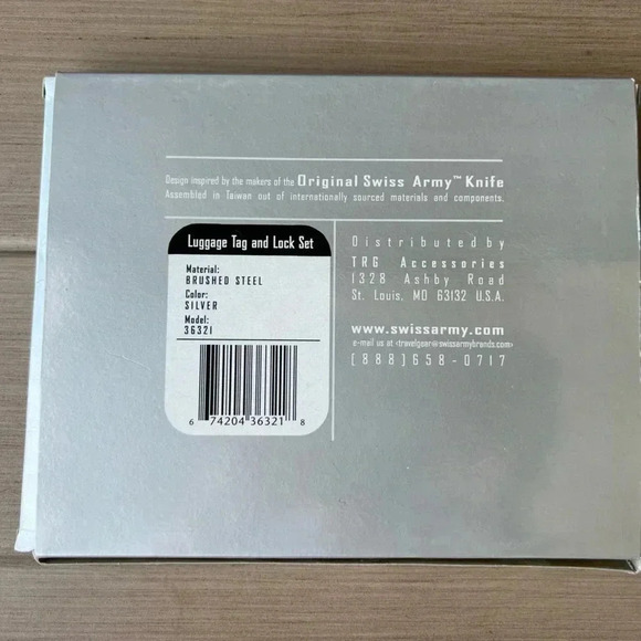 VICTORINOX Luggage Tag And Lock Set - Picture 4 of 4